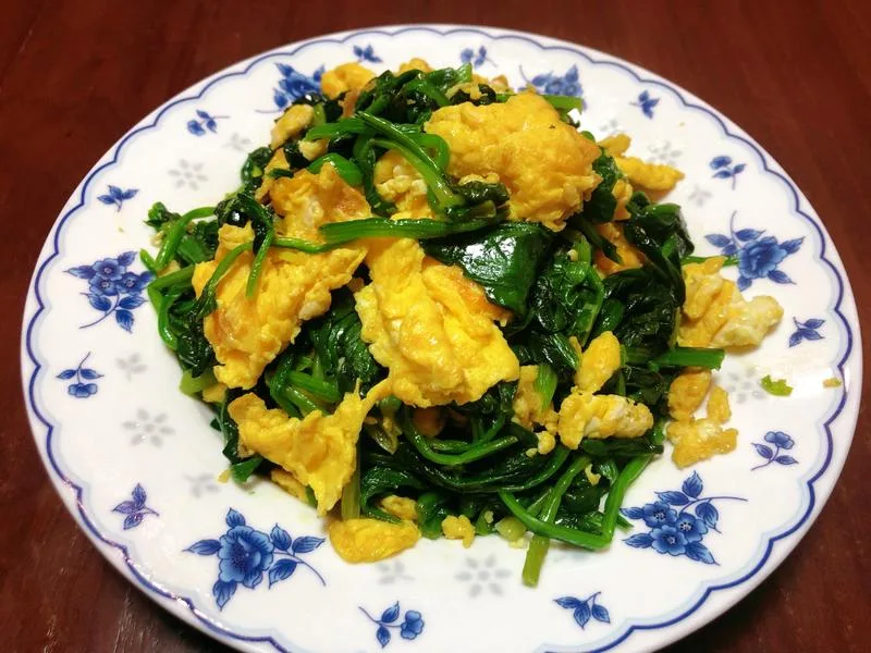 菠菜炒鸡蛋