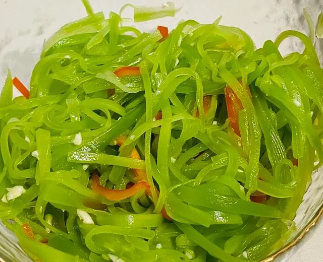 凉拌莴笋