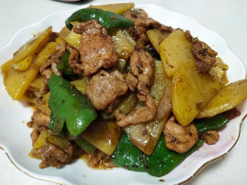 青椒土豆炒肉
