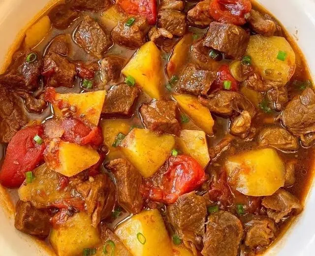 西红柿土豆炖牛肉